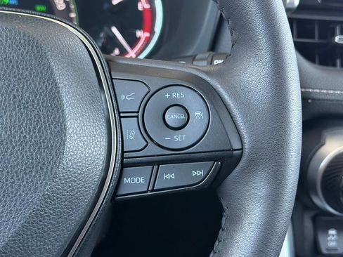 Used 2025 Toyota RAV4 XLE Premium w/ Weather Package AWD/4WD image 31