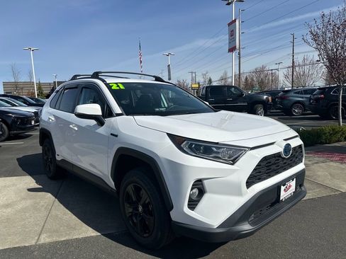 Certified 2021 Toyota RAV4 XLE w/ XLE Grade Weather Package image 6