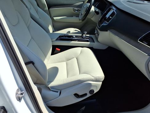 Used 2024 Volvo XC90 T8 Plus w/ Protection Package Premier AWD/4WD image 8