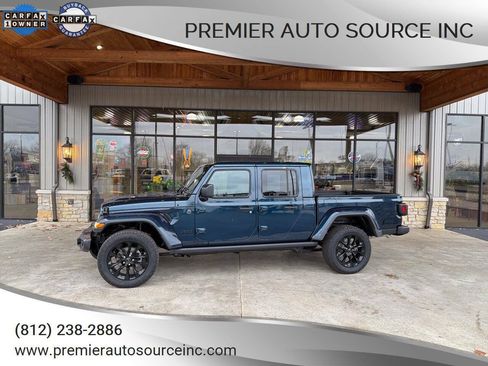 Used 2025 Jeep Gladiator Sport image 1