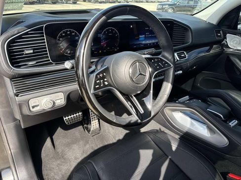 Used 2024 Mercedes-Benz GLS 580 4MATIC image 19