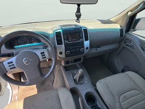 Used 2017 Nissan Frontier SV RWD image 15
