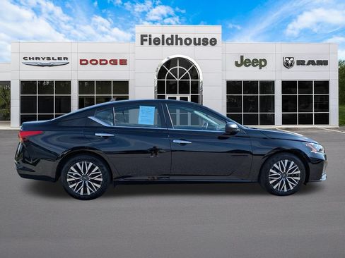 Used 2024 Nissan Altima 2.5 SV FWD image 4