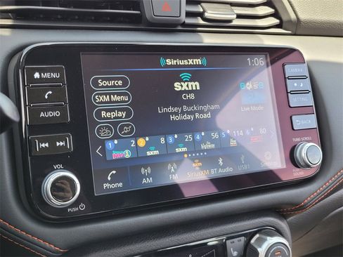 New 2025 Nissan Versa SR w/ Trunk Package image 17