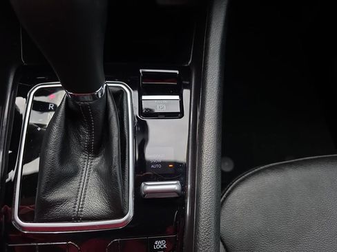 Used 2025 Jeep Compass Latitude image 28