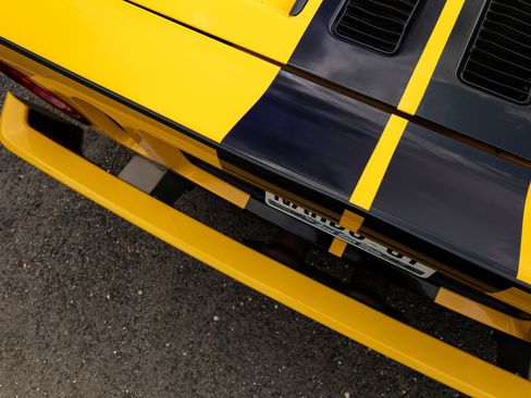 Used 2005 Ford GT RWD image 18