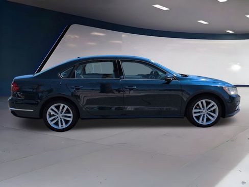 Used 2019 Volkswagen Passat 2.0T Wolfsburg w/ Wheels & Sunroof Package image 2