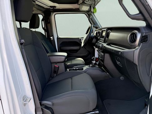 Used 2021 Jeep Wrangler Unlimited Sport image 29