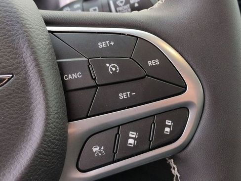 New 2026 Chrysler Pacifica Select FWD image 19