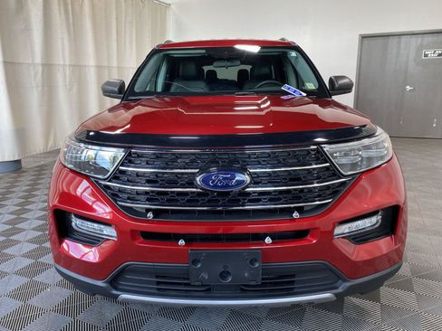 Used 2023 Ford Explorer XLT w/ Equipment Group 202A AWD/4WD image 2