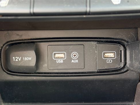 Used 2019 Hyundai Santa Fe SEL FWD image 25
