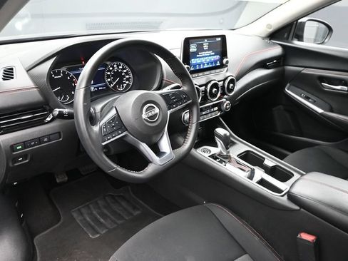 Used 2025 Nissan Sentra SR FWD image 21