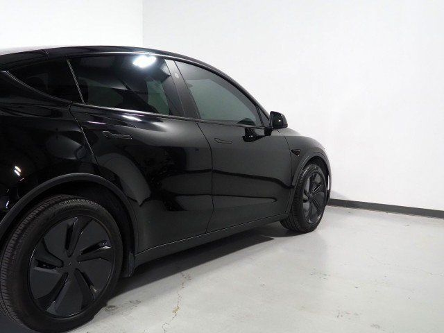 Used 2026 Tesla Model Y Long Range RWD image 59