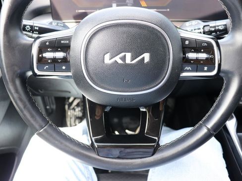 Used 2024 Kia Sorento S FWD image 32