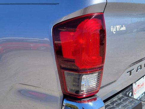 Used 2020 Toyota Tacoma SR5 w/ SR5 Appearance Package (SM) image 10