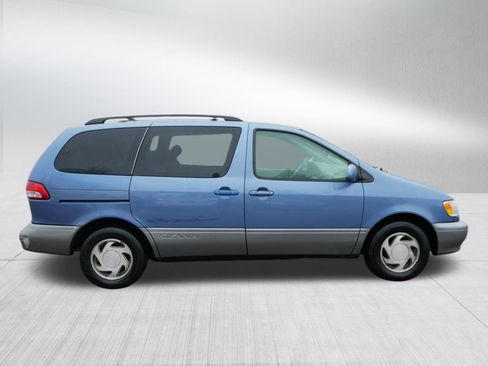 Used 2002 Toyota Sienna XLE image 8