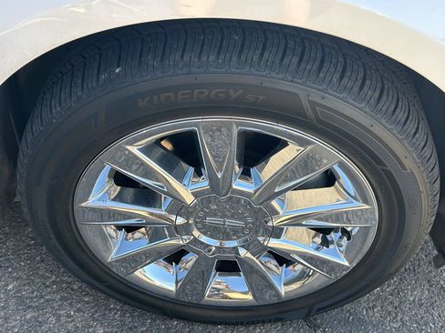 Used 2012 Lincoln MKZ FWD image 10
