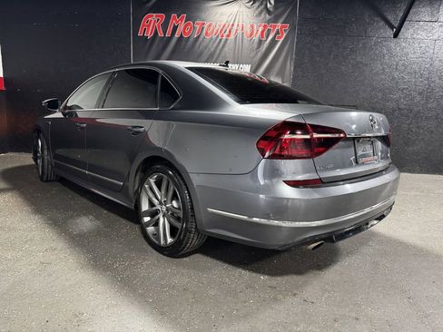 Used 2017 Volkswagen Passat 1.8T R-Line FWD image 3