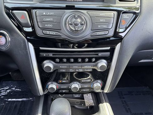 Used 2019 Nissan Pathfinder S AWD/4WD image 19