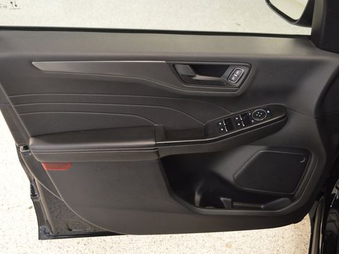 Used 2025 Ford Escape Active FWD image 14