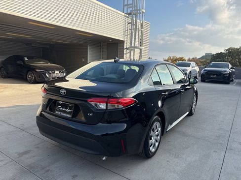 Used 2025 Toyota Corolla LE image 6