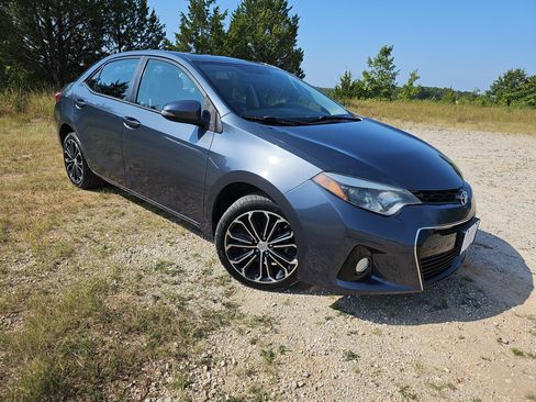 Used 2015 Toyota Corolla S Premium FWD image 2