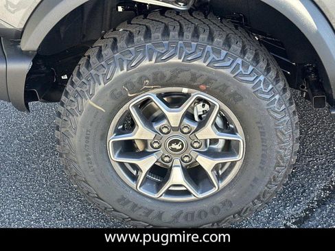 New 2025 Ford Bronco Badlands image 11