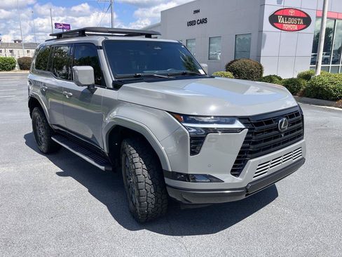 Used 2024 Lexus GX 550 w/ Accessory Package (31) AWD/4WD image 7