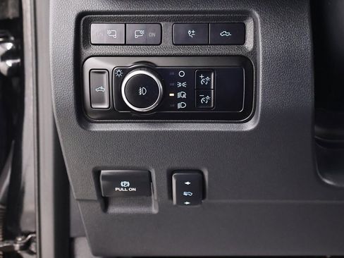 Certified 2024 Ford F250 Platinum image 27