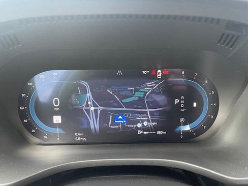 Used 2025 Volvo XC60 B5 Plus image 19