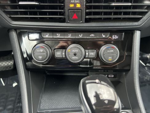 Used 2022 Volkswagen Jetta SE FWD image 20