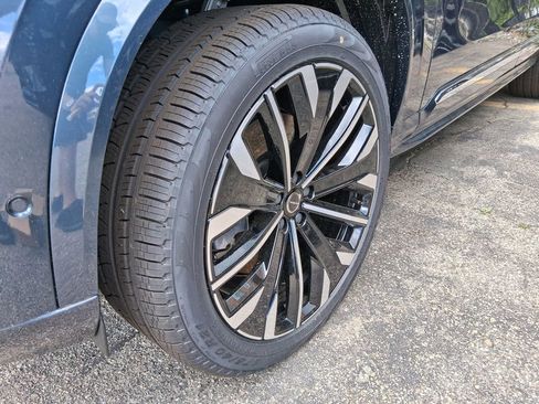 New 2026 Volvo XC90 T8 Ultra w/ Protection Package Premier AWD/4WD image 4