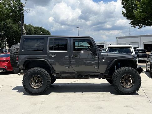 Used 2017 Jeep Wrangler Unlimited Sport w/ Quick Order Package 24S AWD/4WD image 3