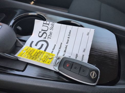 Used 2024 Nissan Rogue S FWD image 33