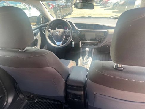 Used 2018 Toyota Corolla LE FWD image 18