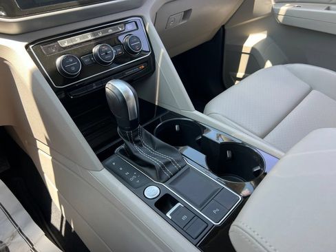 Certified 2023 Volkswagen Atlas SE w/ Panoramic Sunroof Package FWD image 21