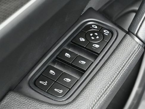 Certified 2024 Porsche Cayenne S image 9