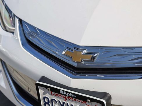 Used 2018 Chevrolet Volt Premier w/ Driver Confidence Package FWD image 4