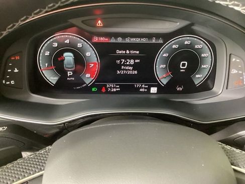 Used 2025 Audi SQ8 Prestige w/ Prestige Package image 32