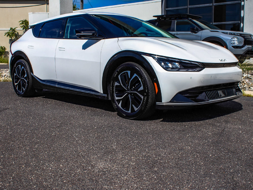 Used 2023 Kia EV6 Wind w/ Wind Technology Package AWD/4WD image 3