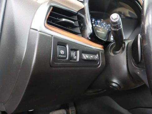 Used 2017 Cadillac XT5 Platinum w/ Driver Assist Package image 14