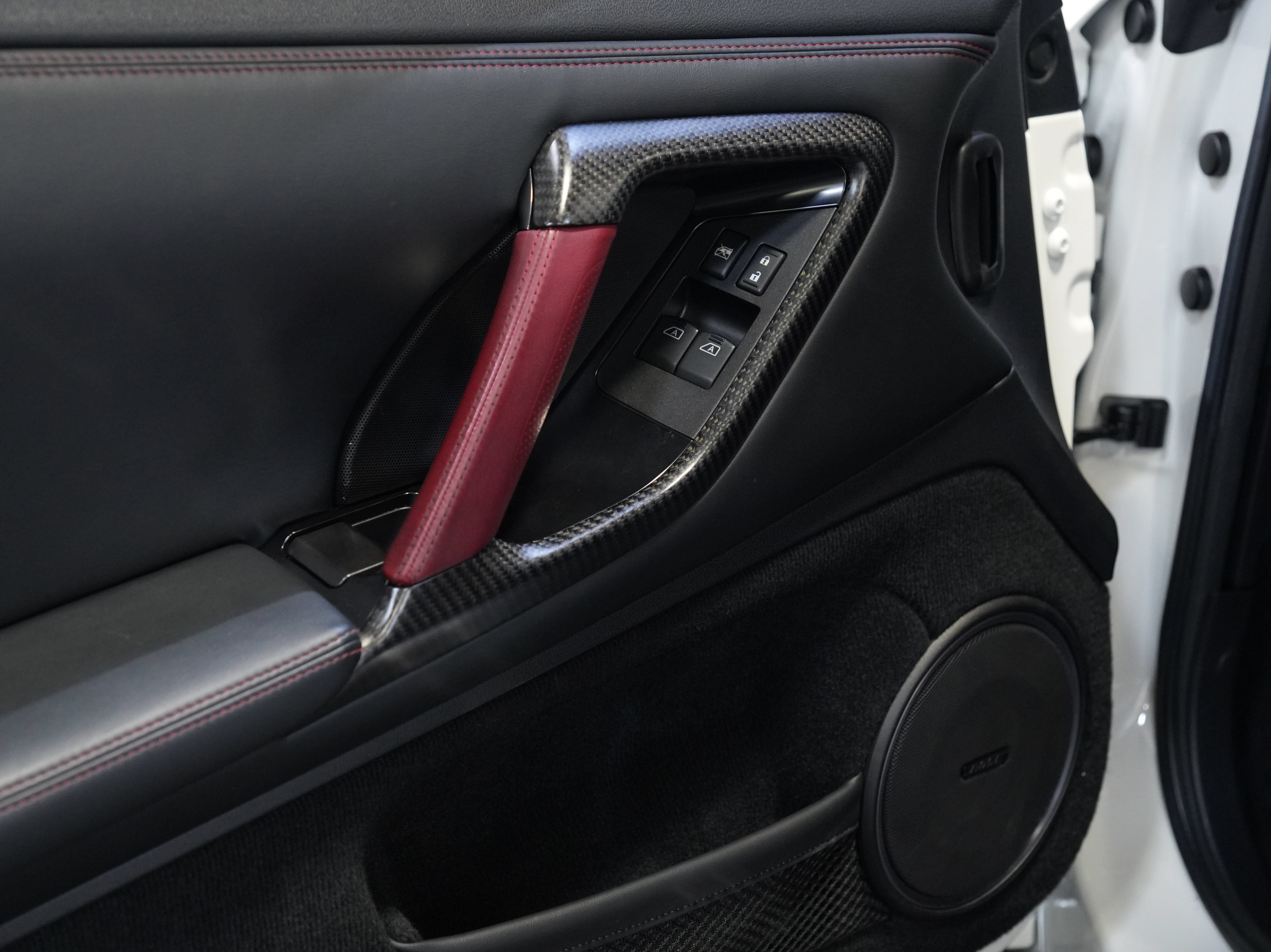 Used 2016 Nissan GT-R NISMO AWD/4WD image 25