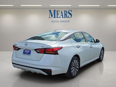 Used 2023 Nissan Altima 2.5 SV image 5