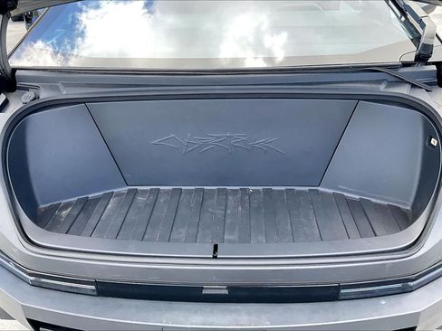 Used 2024 Tesla Cybertruck AWD Crew Cab image 9