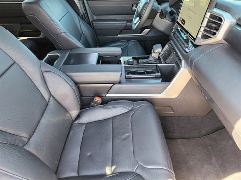 New 2024 Toyota Tundra Platinum image 10