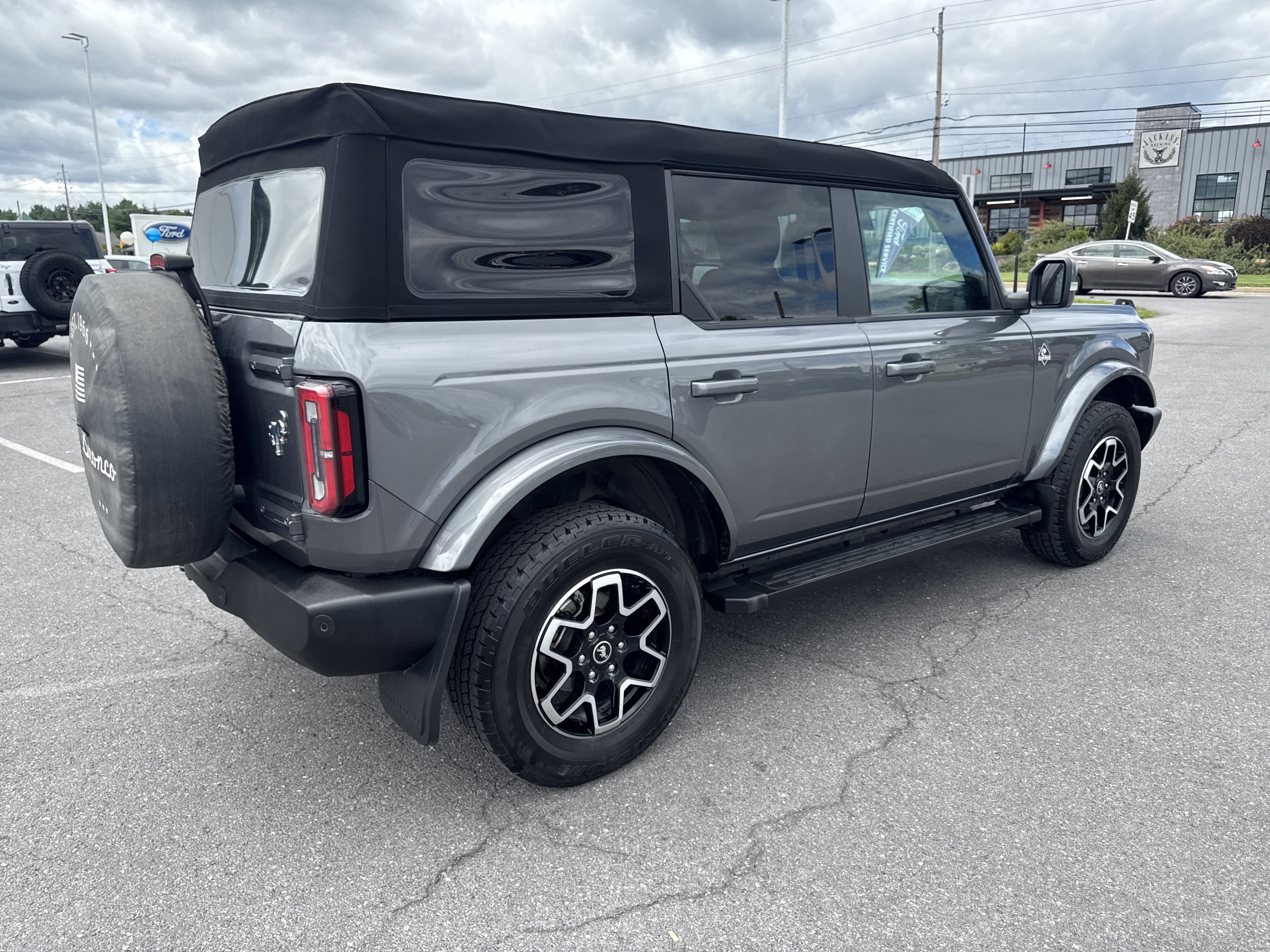 Used 2024 Ford Bronco Outer Banks AWD/4WD image 3
