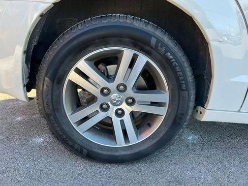 Used 2010 Dodge Grand Caravan SXT image 11