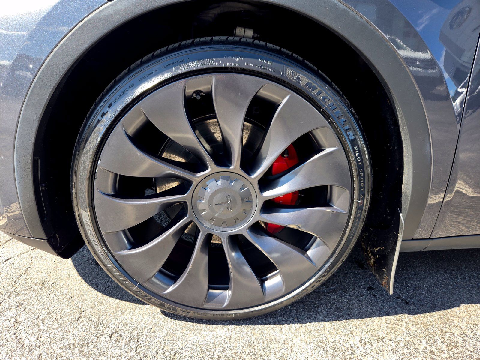Used 2023 Tesla Model Y Performance AWD/4WD image 41