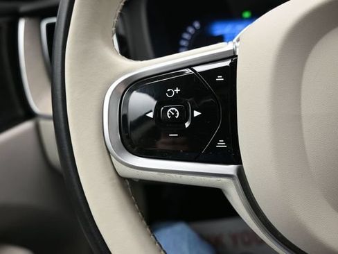 Used 2023 Volvo XC60 B5 Plus w/ Protection Package Premier FWD image 25