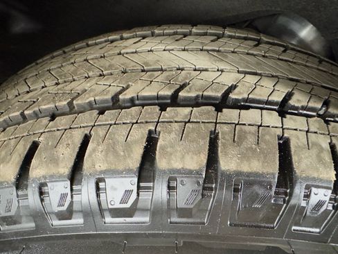 Used 2025 GMC Sierra EV Denali image 38